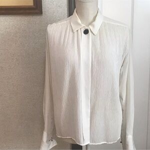 JH Collectibles Elegant White Pleated Blouse with Black Flower Buttons Size 4P